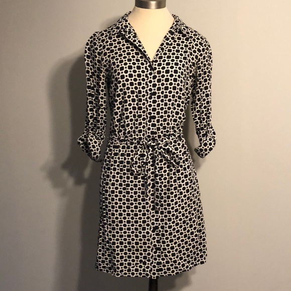 Banana Republic Dresses & Skirts - Banana Republic Geometric Button-Up Dress